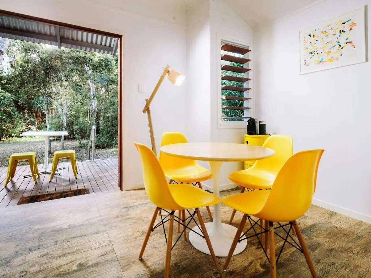 Holiday home The Little Bush Hut Villa Nelly Bay Australia