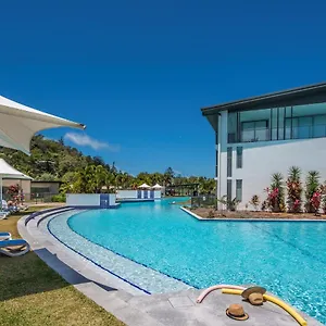 Absolute Waterfront Magnetic Island Apartment